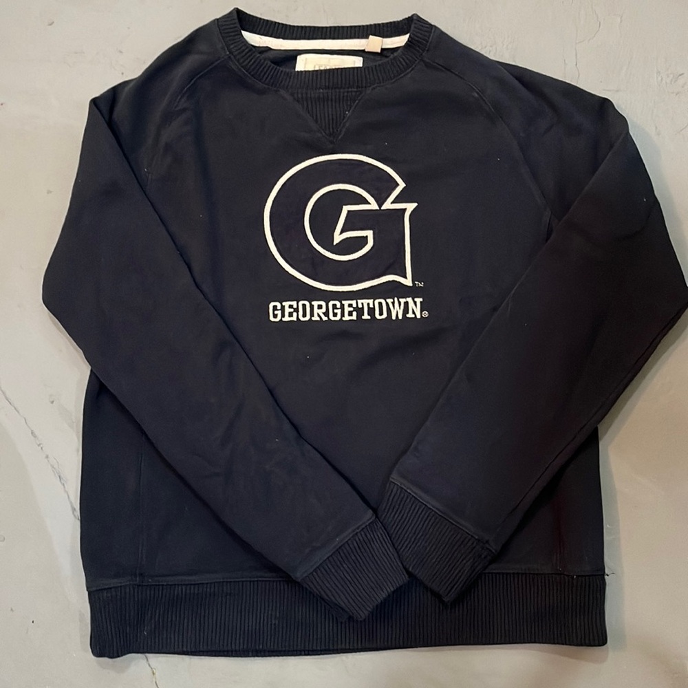 Women’s Georgetown University sweatshirt